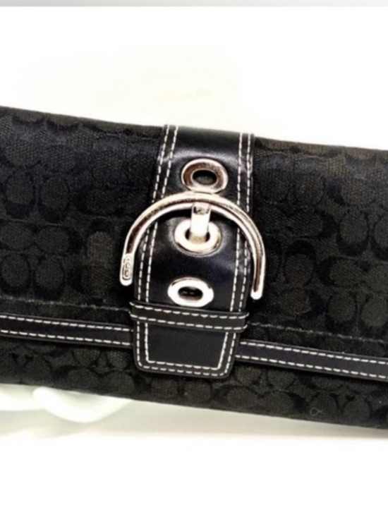 Coach Handbags - Coach EUC! Vintage Y2K Coach Soho Signature Buckle Trifold Long Wallet